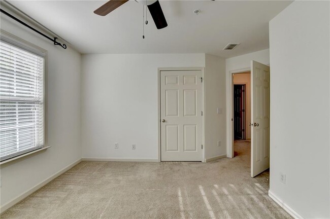 Building Photo - 3335 Castleberry Village Cir