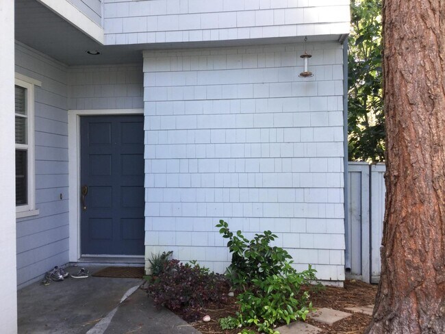 Building Photo - 6 Dockside Cir