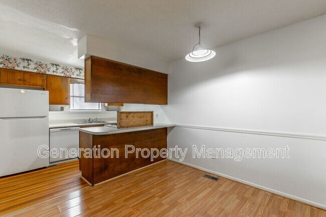 Building Photo - 17 Knollwood Dr