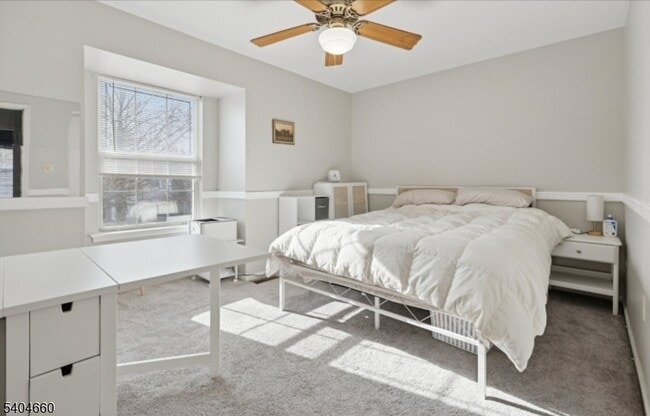 Building Photo - 360 Cotswold Pl