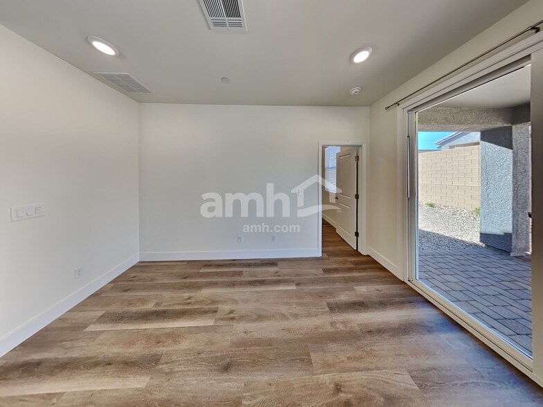 Building Photo - 521 Sacred Lotus Pl