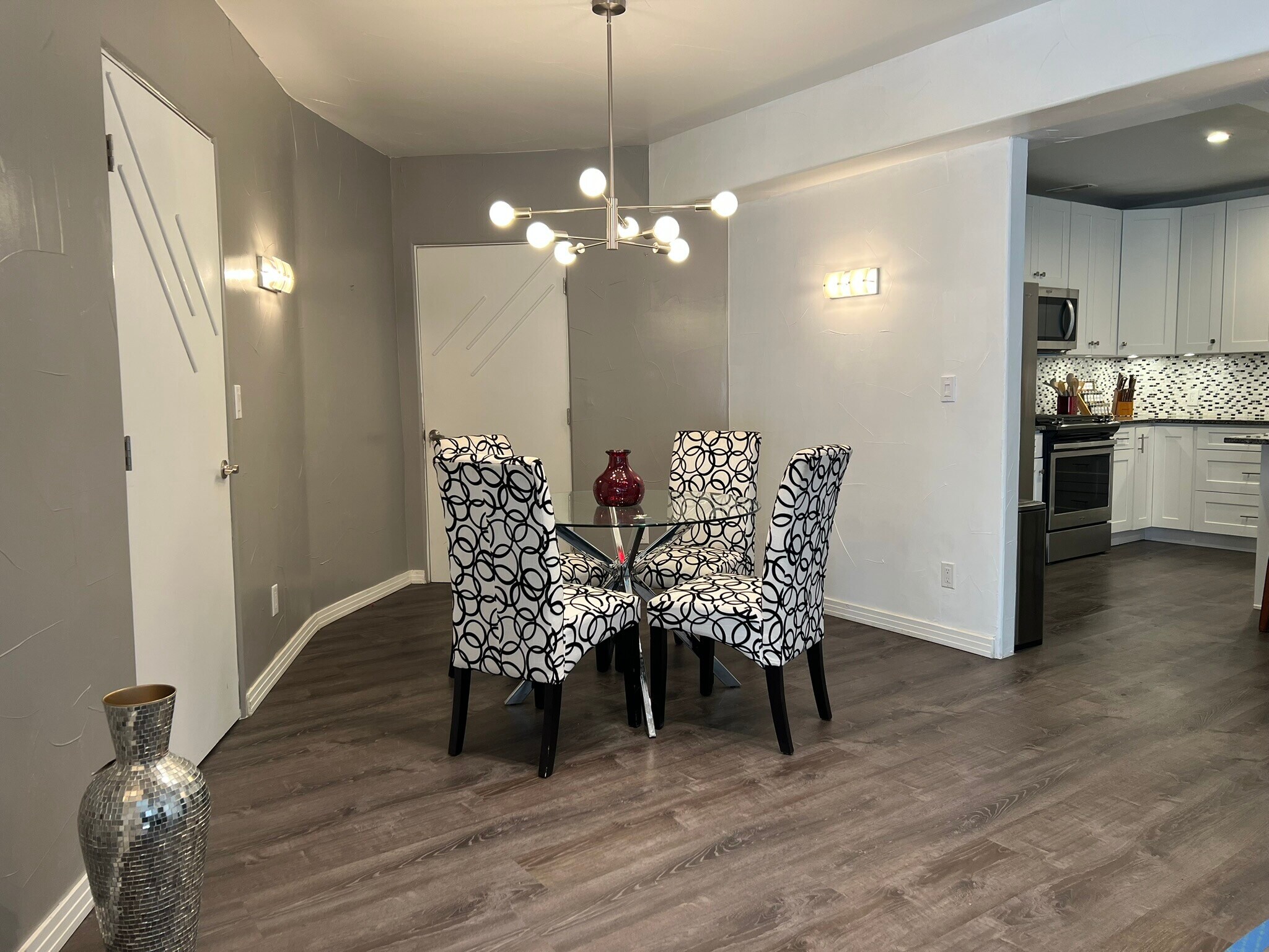 Building Photo - 192 October Pl