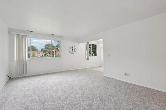 Building Photo - 2650 Brookwood Way Dr