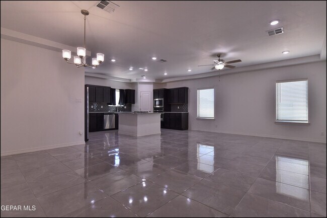 Building Photo - 12844 Giovanni Grajeda Ave