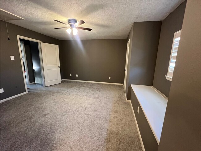 Building Photo - 6700 Richardson Rd