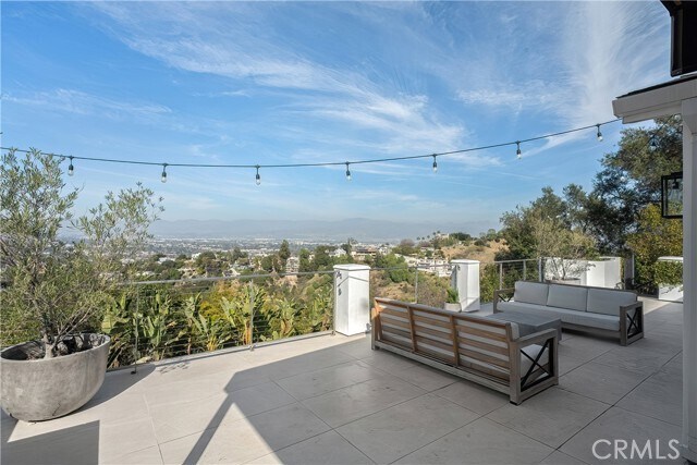 Building Photo - 3642 Alta Mesa Dr