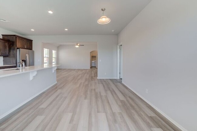 Building Photo - Need More Space? This 4/2.5/2 Has It!