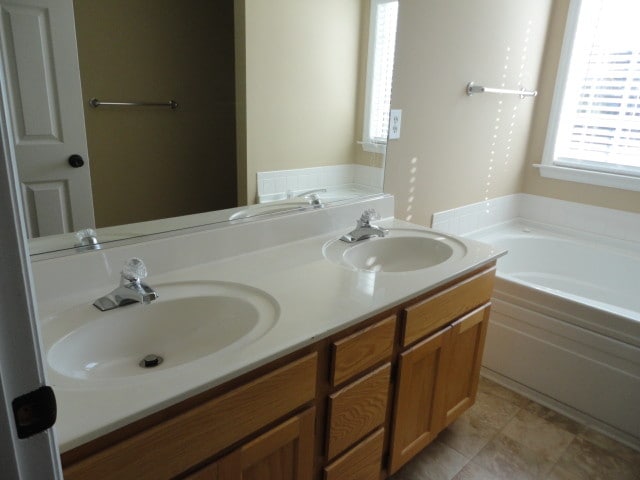 Building Photo - 2920 Bridgeport Dr