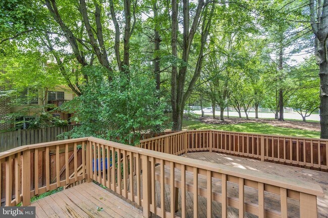 Building Photo - 2937 Village Spring Ln