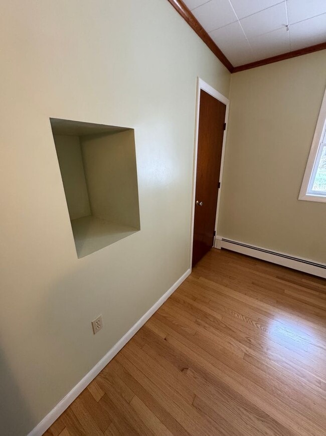 Building Photo - Upgraded 3 Bedroom Home with Garage and Basement