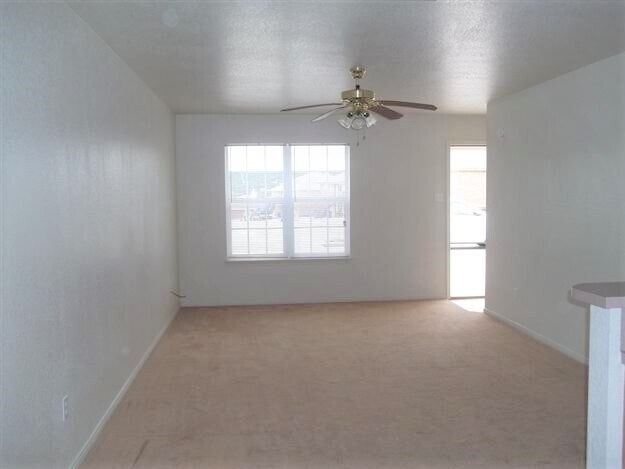 Building Photo - 4210 Primrose Dr