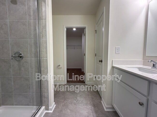 Building Photo - 5278 Maynard Hl Dr