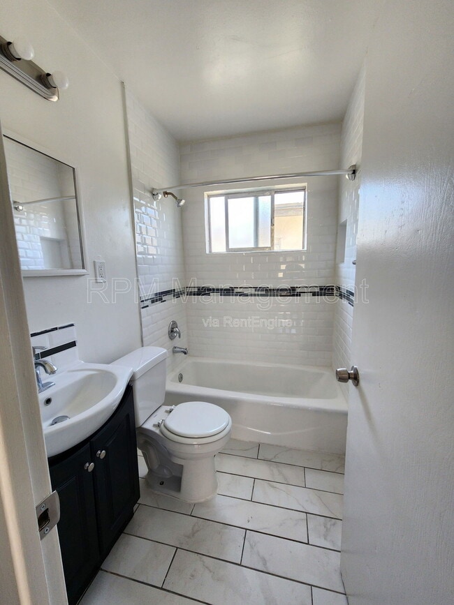 Building Photo - 18546 Clark St