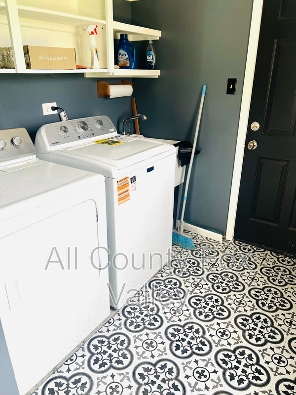 Building Photo - 1670 Chippendale Rd