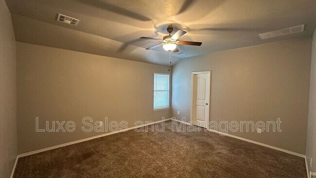 Building Photo - 4716 River Mesa Dr