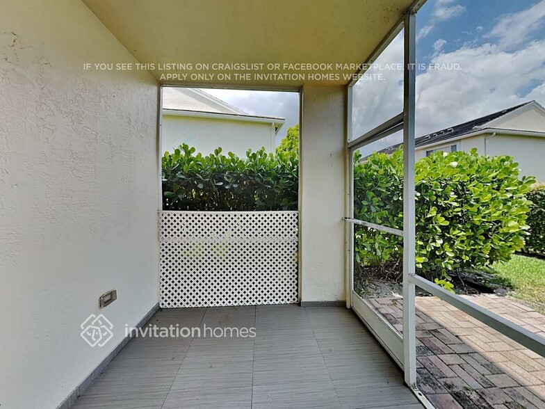 Building Photo - 9951 NW 56th Pl