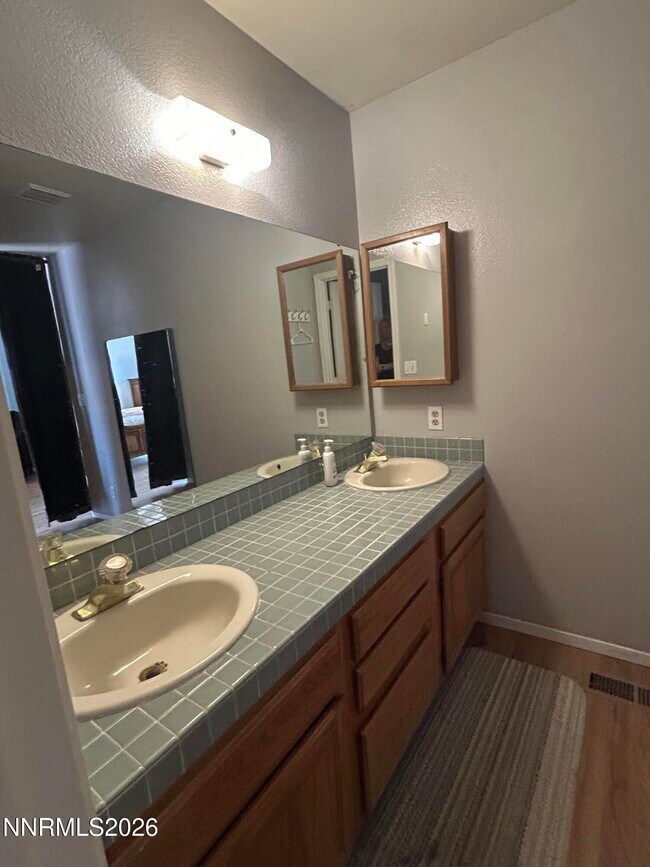 Building Photo - 1926 Hamilton Ave