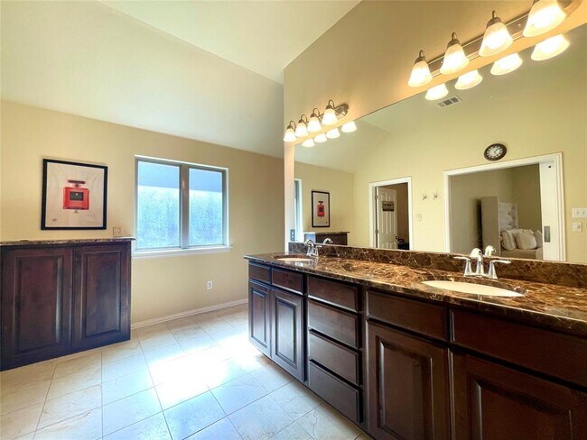 Building Photo - 1406 Rimstone Dr