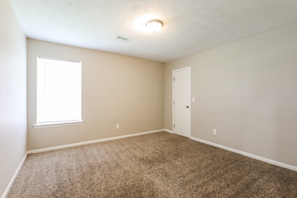 Building Photo - 9512 Forest Knoll Dr
