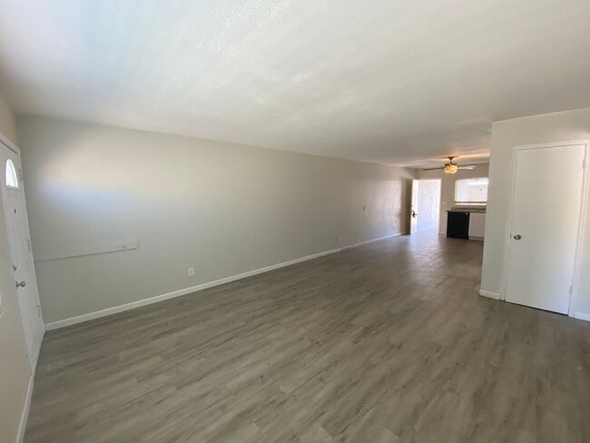 Building Photo - 2 Bedroom 2 Bath with Carport