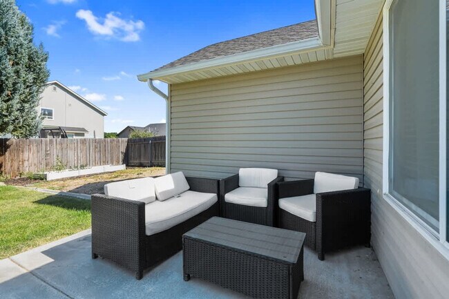 Building Photo - 3912 E Clear Springs Dr.