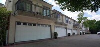 Building Photo - 8750 Park Ln