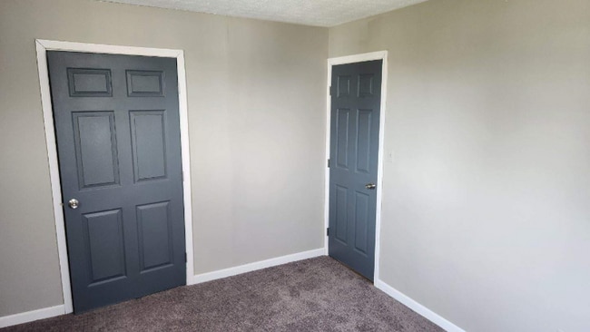 Building Photo - 20-60-60 S Linden Rd