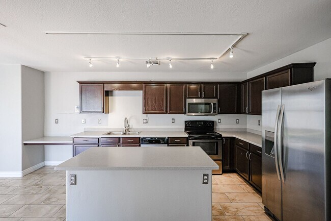 Building Photo - COMING SOON !! Amazing 5 bedrooms and bathrooms in one of the best school districts!
