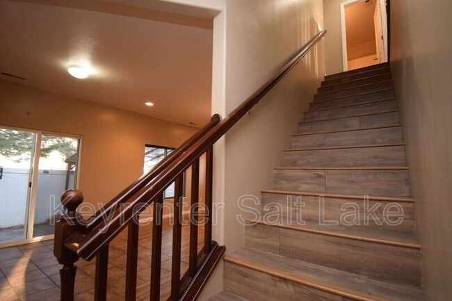 Building Photo - 6762 W Callery Ln