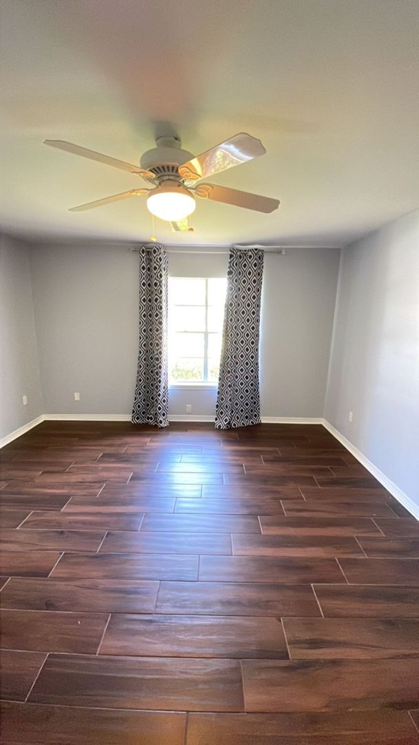 Building Photo - 3 BD 2 BA Home in the Bayou View School District of Gulfport includes LAWN CARE