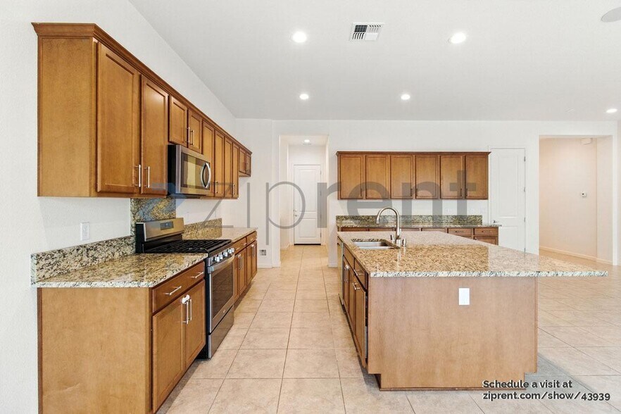 Building Photo - 15042 Iron River Dr