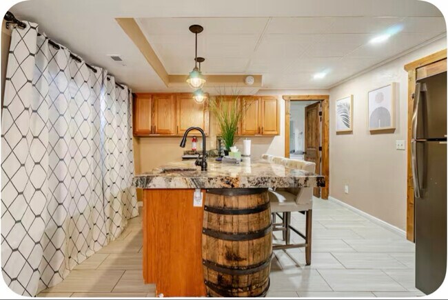 Building Photo - 488 Lana Ct