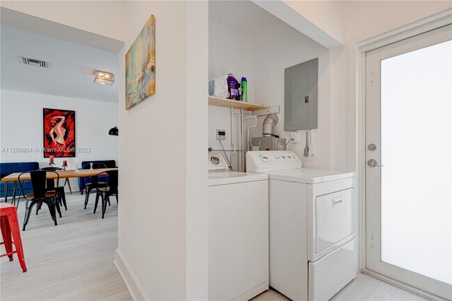 Building Photo - 7528 Buccaneer Ave