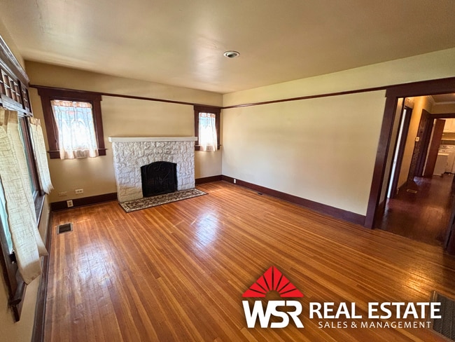 Building Photo - Prime Riverside Location in Wood Streets A...