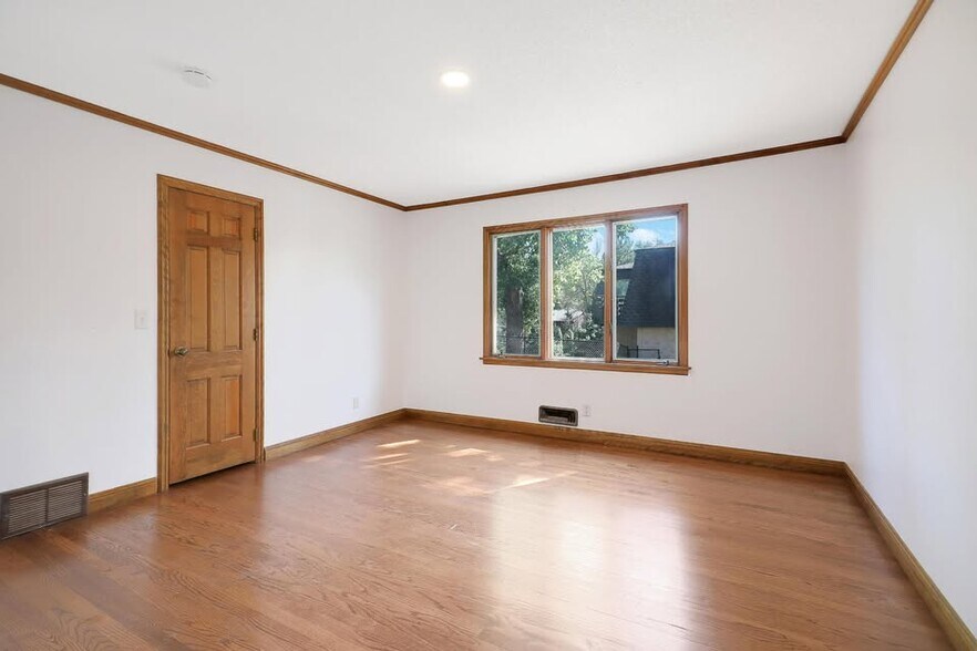 Building Photo - 7217 Glouchester Dr