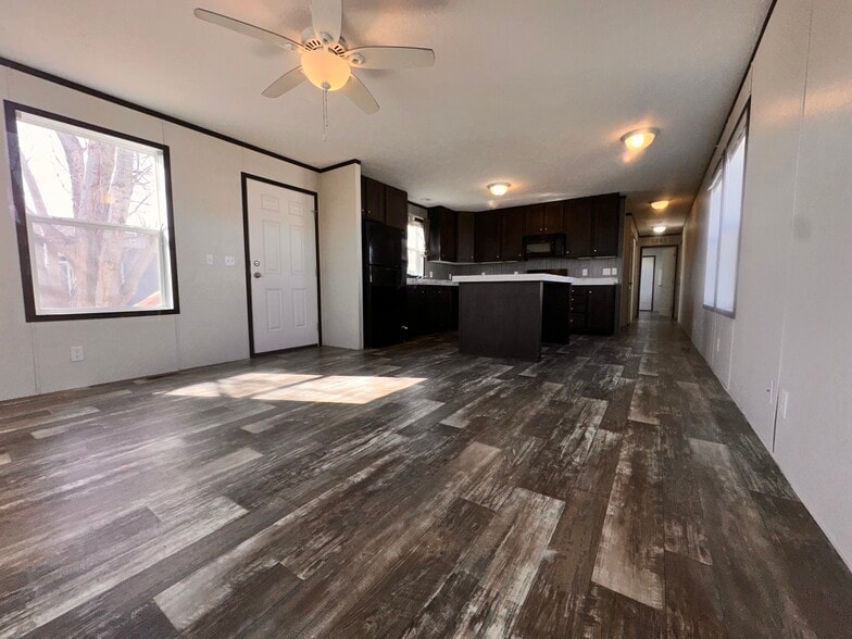 Building Photo - 24 Skeena St