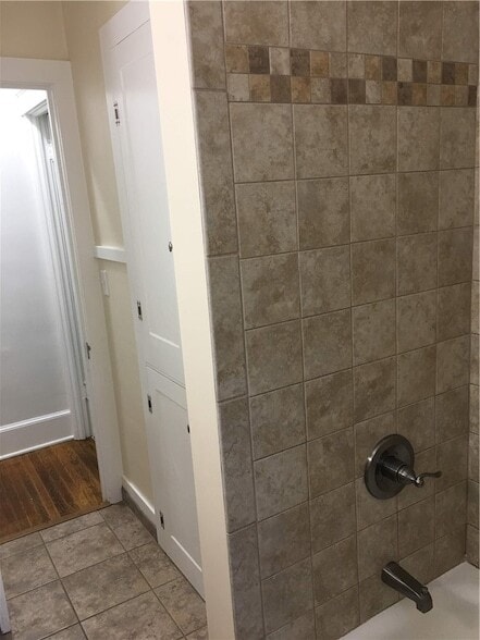 Building Photo - 168 Pine St