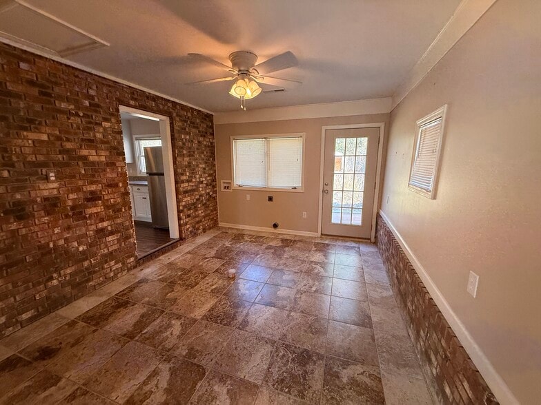 Building Photo - 1511 High St