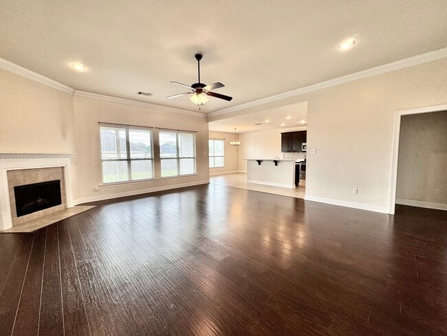 Building Photo - 4 Bedroom House Located in Prairieville with Spacious Rooms and a Large Backyard