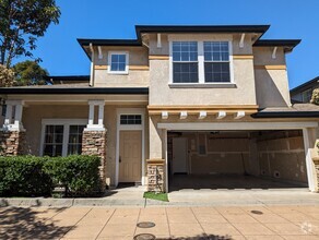 Building Photo - 5 Holtz Ct