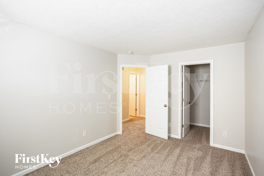 Building Photo - 10622 Deercrest Ln