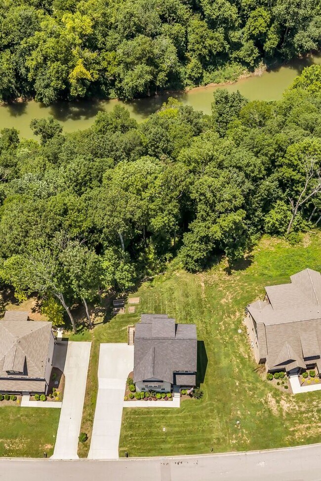 Building Photo - 420 Stonemeadow Rd