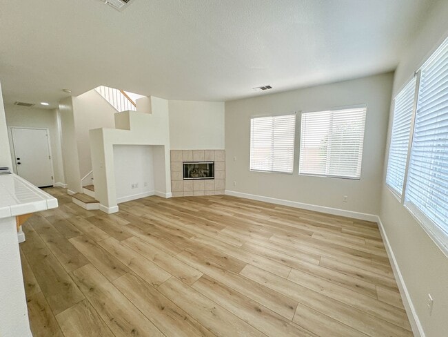 Building Photo - COMING SOON!  Sienna Ridge 3 Bedroom Home for Rent in Canyon Country!