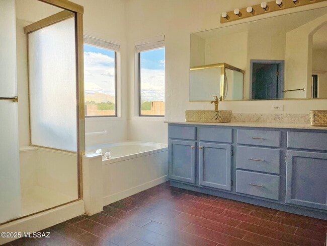 Building Photo - 7659 E Park View Dr