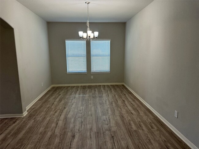 Building Photo - 306 Edgewater Park Dr