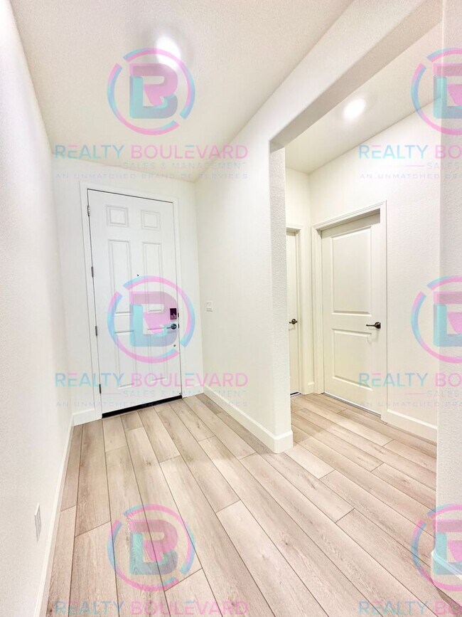 Building Photo - 1405 Bravestone Ave