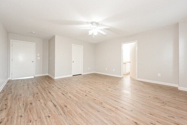 Building Photo - 2519 Coach House Loop