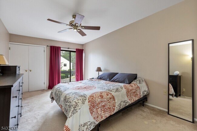 Building Photo - 240 Arrowood Way