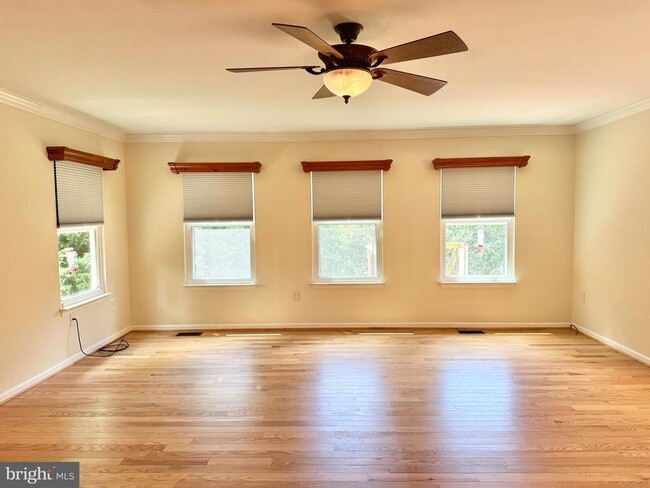 Building Photo - 53 Crestwood Ln