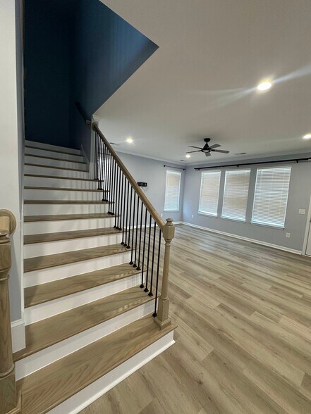 Building Photo - 517 Cardamon Ct